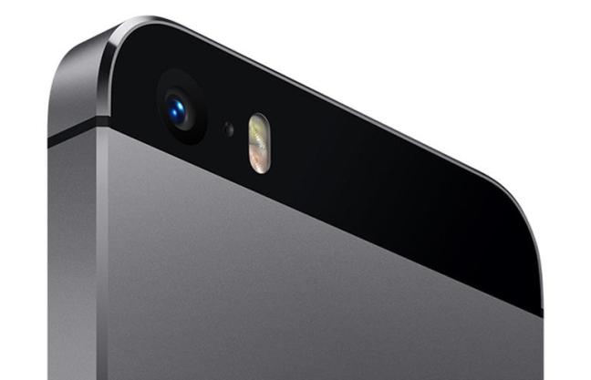 apple-iphone5s-back-camera-closeup-620x400